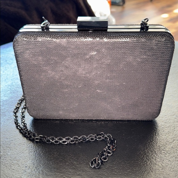 WHBM Pewter/Gray/Silver Sequin Box Clutch with Paper Clip Chain Strap - Picture 3 of 13